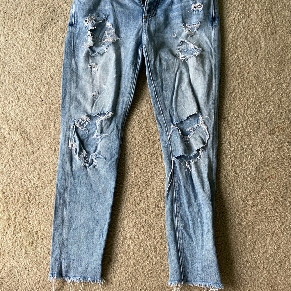 Lucky brand light wash ripped jeans